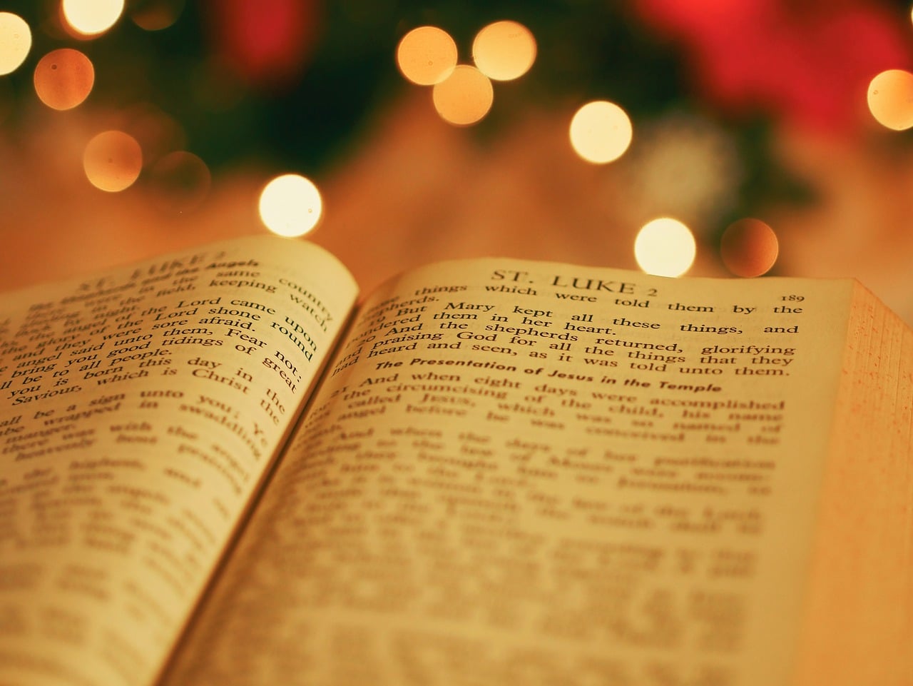 holy-2597774_1280